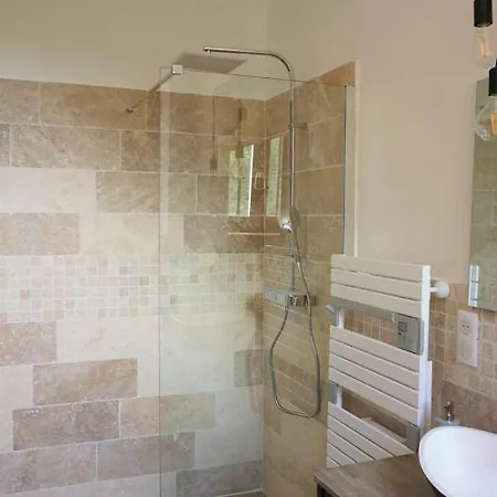Oasis Des Lavandes - Coqueliot Bed & Breakfast *